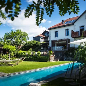 ***** Hotel Le Clos Des Sens France