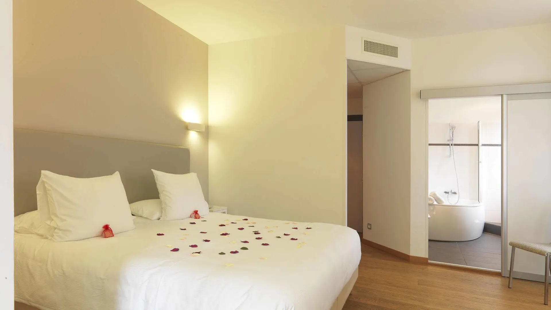 ***  Le Manoir D'Agnes Logis Hotel Restaurant Tarascon-sur-Ariège Franciaország